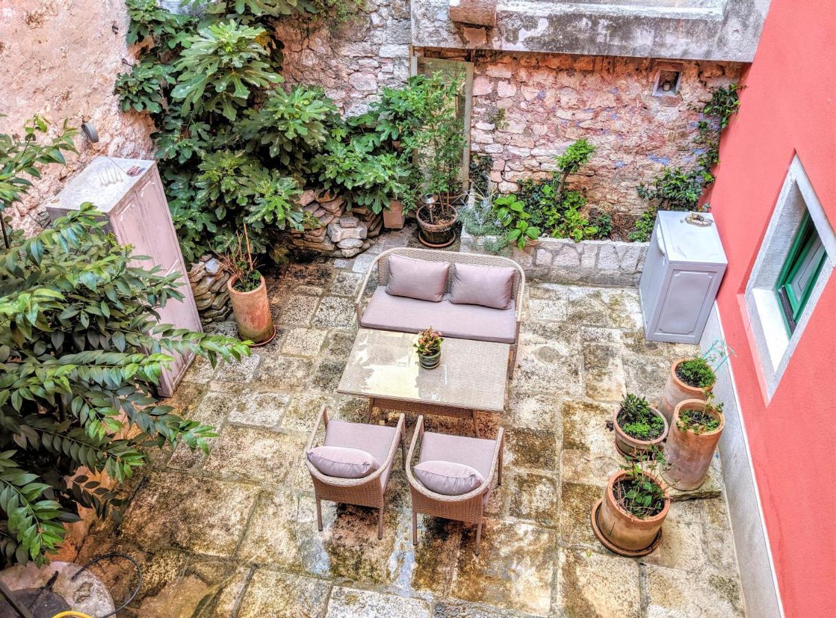 Private Courtyard Medieval Stone Home In Old Town Rovinj Luaran gambar